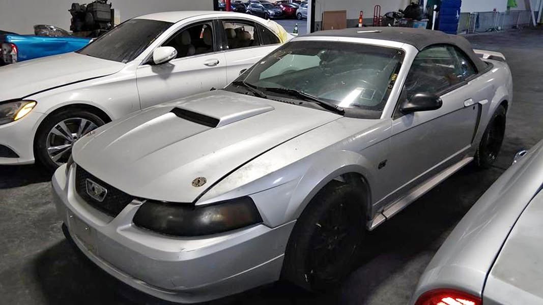 2001 Ford Mustang - GT