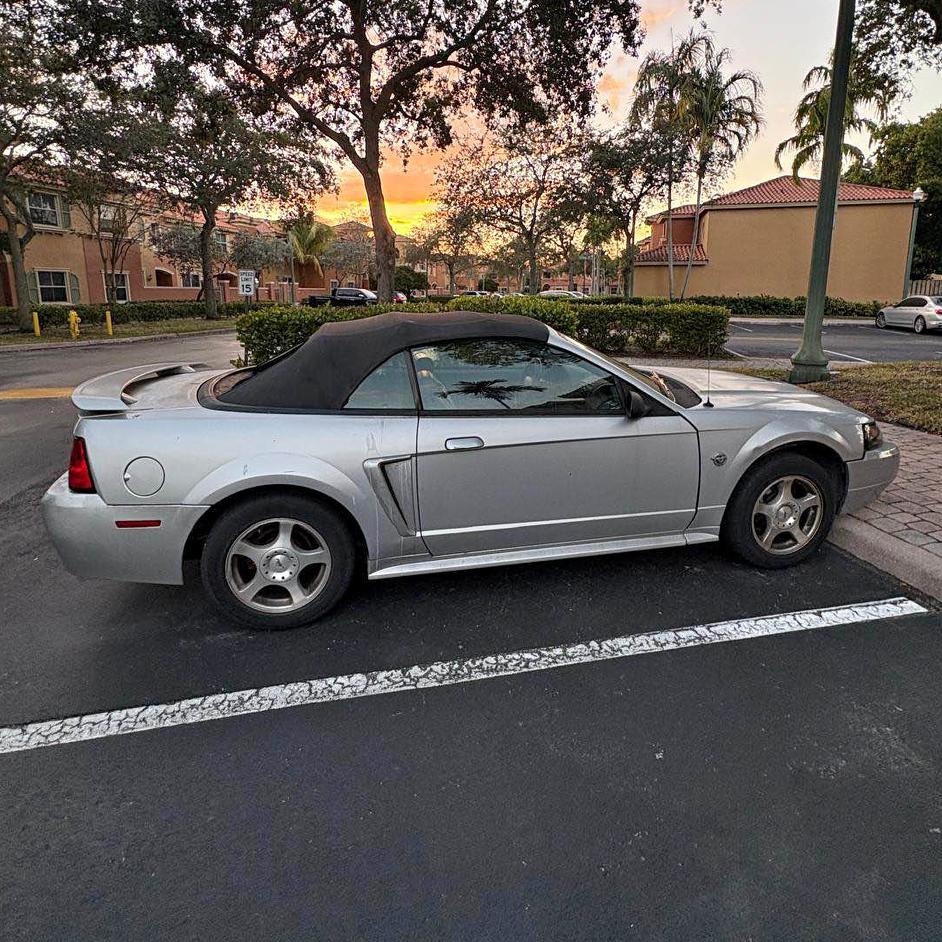 2004 Ford Mustang