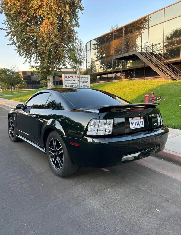 2001 Ford Mustang - Coupe 2D