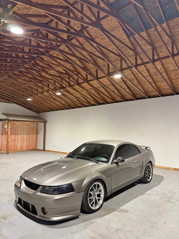 2002 Ford Mustang - GT deluxe