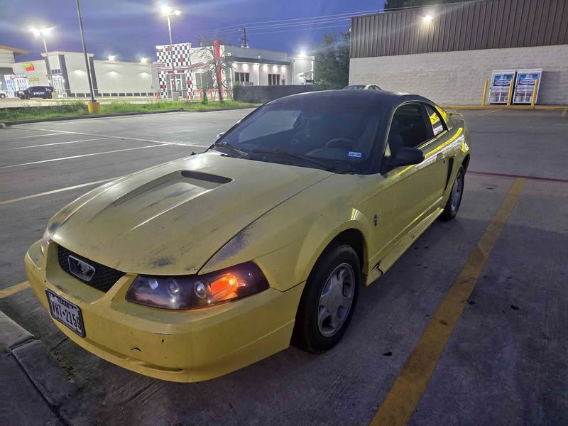 2001 Ford Mustang - V6 Coupe 2D