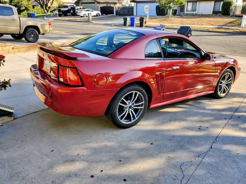 2002 Ford Mustang - Coupe 2D