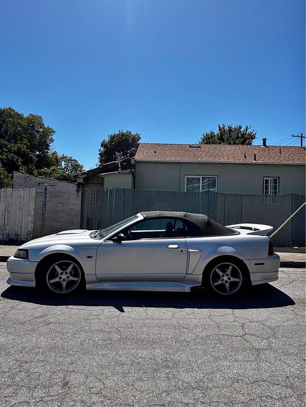 2001 Ford Mustang - Convertible 2D