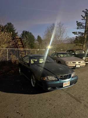 2001 Ford Mustang - V6 Convertible 2D