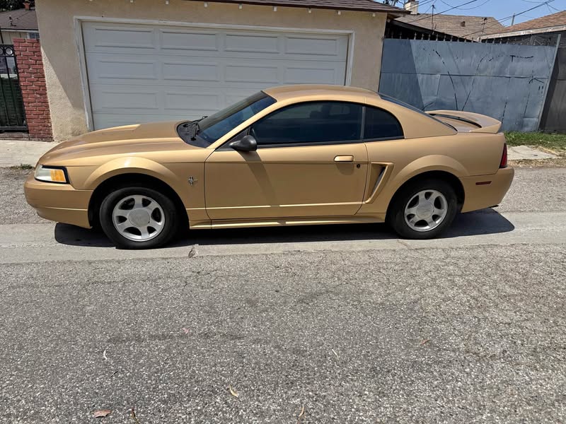 2000 Ford Mustang - V6 Coupe 2D