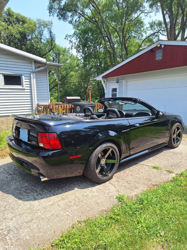 2000 Ford Mustang GT Convertible 2D