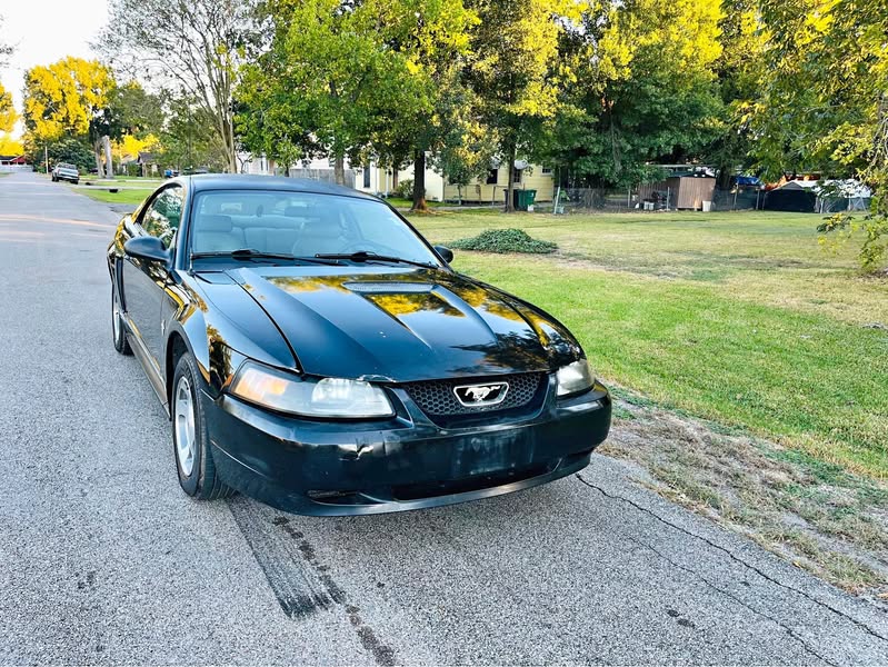 2000 Ford Mustang - Coupe 2D