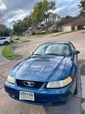 2000 Ford Mustang - V6 Coupe 2D