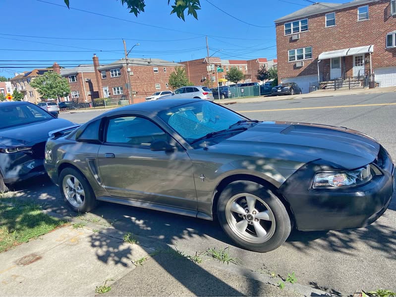 2002 Ford Mustang - V6 Coupe 2D