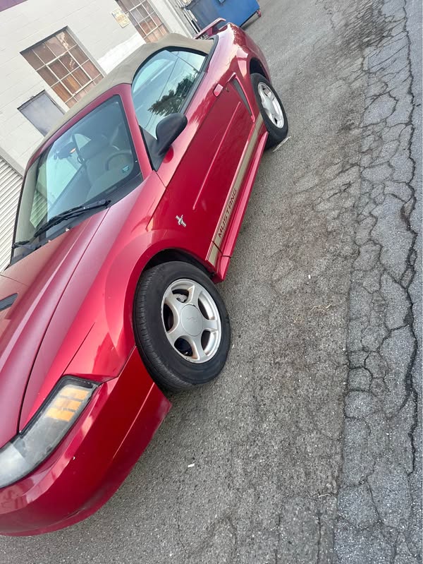 2002 Ford Mustang - Convertible 2D