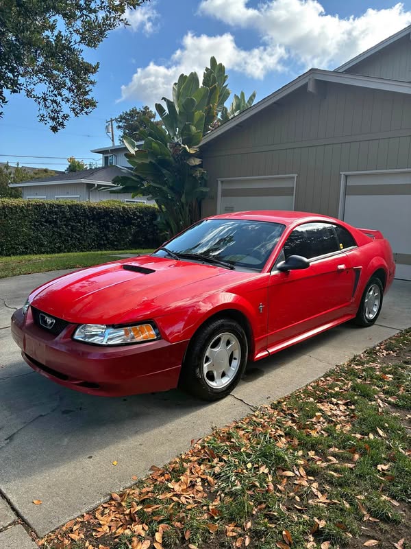 2000 Ford Mustang - V6 Standard