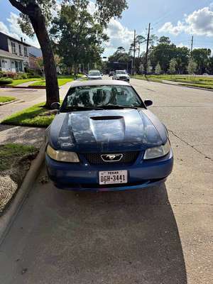 2000 Ford Mustang - V6 Coupe 2D