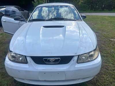 2000 Ford Mustang - V6 Coupe 2D