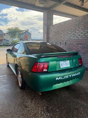 2000 Ford Mustang - V6 Coupe 2D
