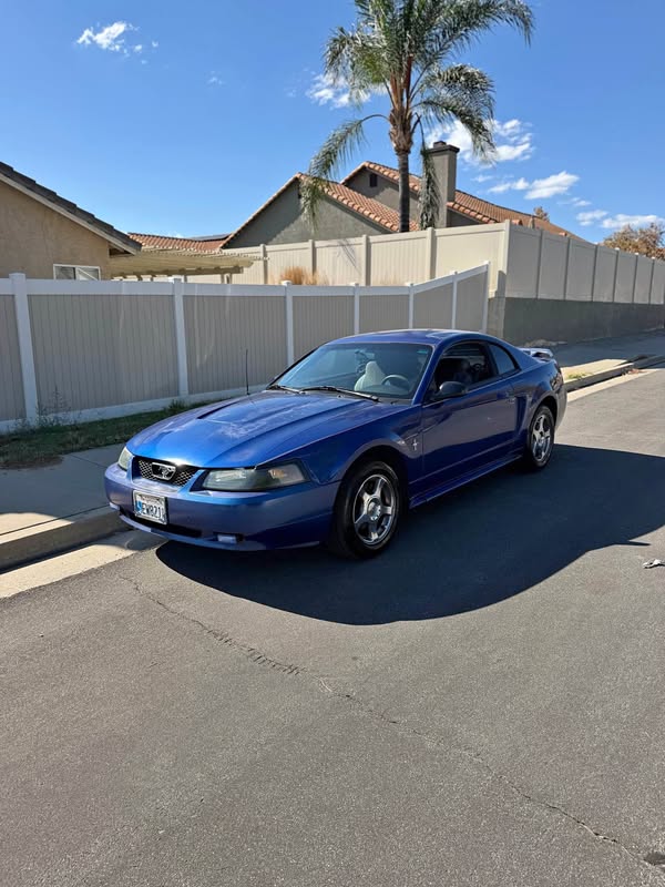 2003 Ford Mustang - Deluxe Coupe 2D