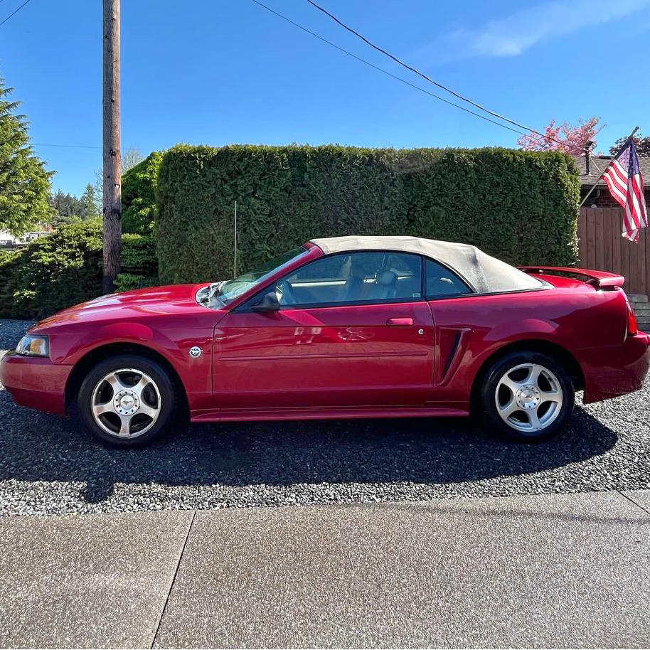 2004 Ford Mustang