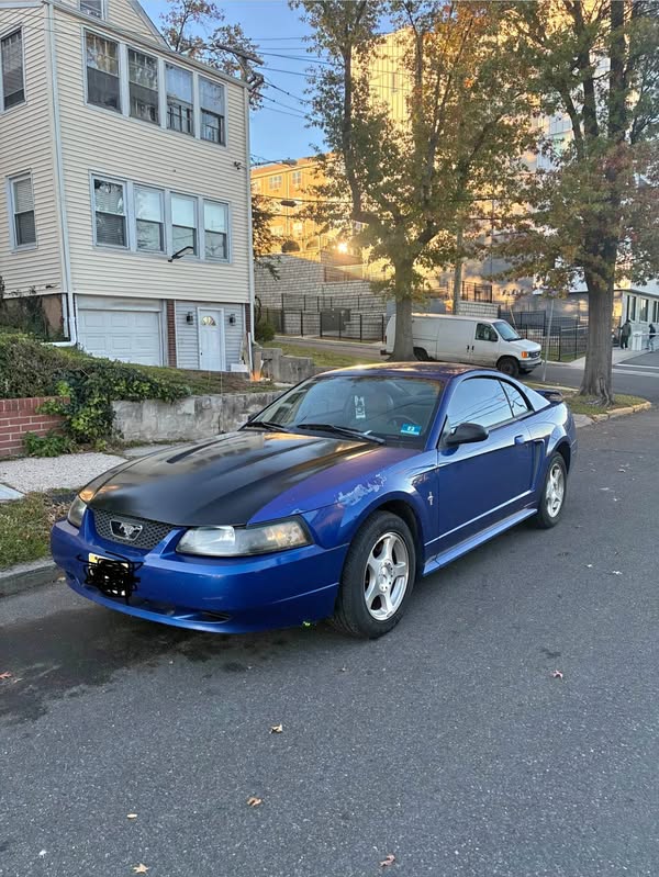 2002 Ford Mustang - V6 Coupe 2D
