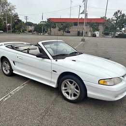 1998 Ford mustang gt convertible 5 spd