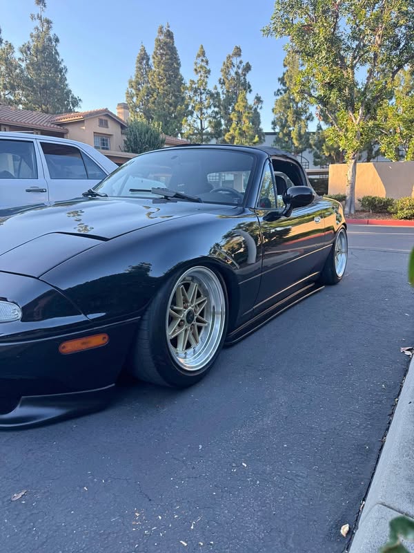 1997 Mazda MAZDA MX-5 Miata RF - 30th Anniversary Convertible 2D