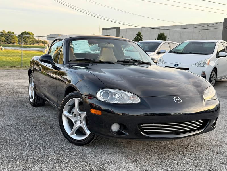 2001 Mazda MAZDA MX-5 Miata RF - Grand Touring Convertible 2D