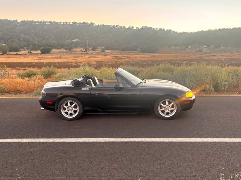 1999 Mazda MAZDA MX-5 Miata RF - Club Convertible 2D