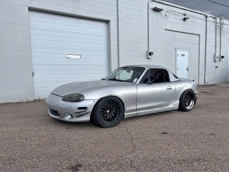 2003 Mazda MAZDA MX-5 Miata RF - Club Convertible 2D