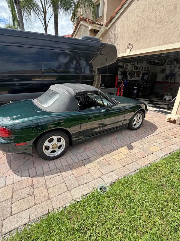 1999 Mazda MAZDA MX-5 Miata RF - Club Convertible 2D