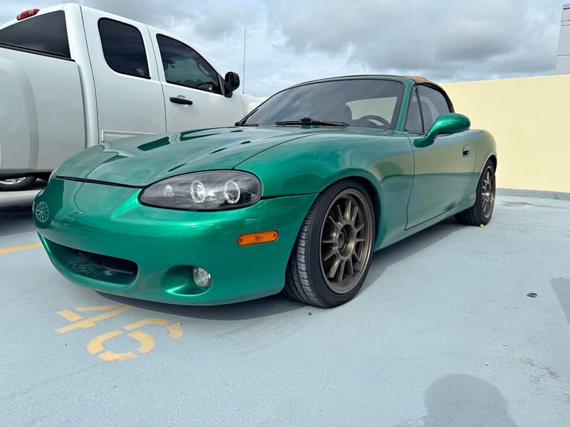 2002 Mazda MAZDA MX-5 Miata RF - Launch Edition SV Convertible 2D