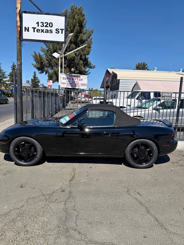 2004 Mazda MAZDA MX-5 Miata RF