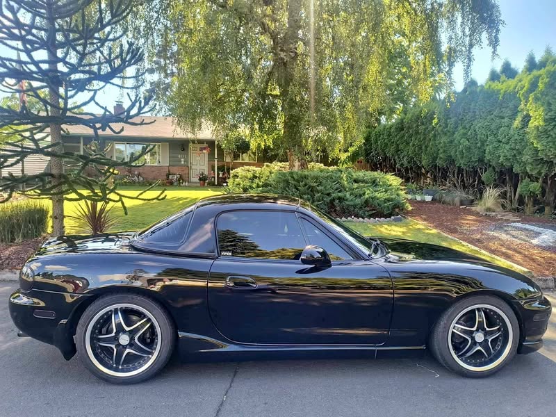 2000 Mazda MAZDA MX-5 Miata RF - Club Convertible 2D