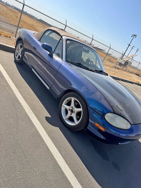 1999 Mazda MAZDA MX-5 Miata RF - 1.8 liter Mazda Miata