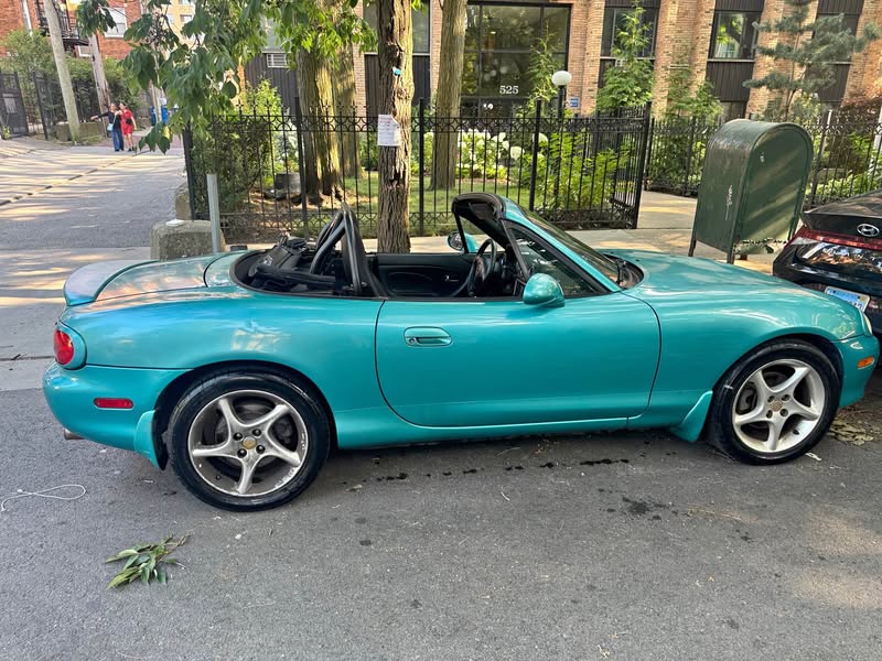 2003 Mazda MAZDA MX-5 Miata RF - Club Convertible 2D