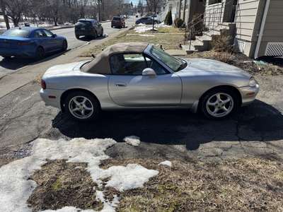 2000 Mazda MX-5 Miata BASE