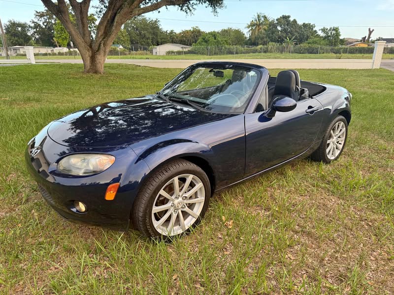 2007 Mazda MAZDA MX-5 Miata RF - Grand Touring Convertible 2D