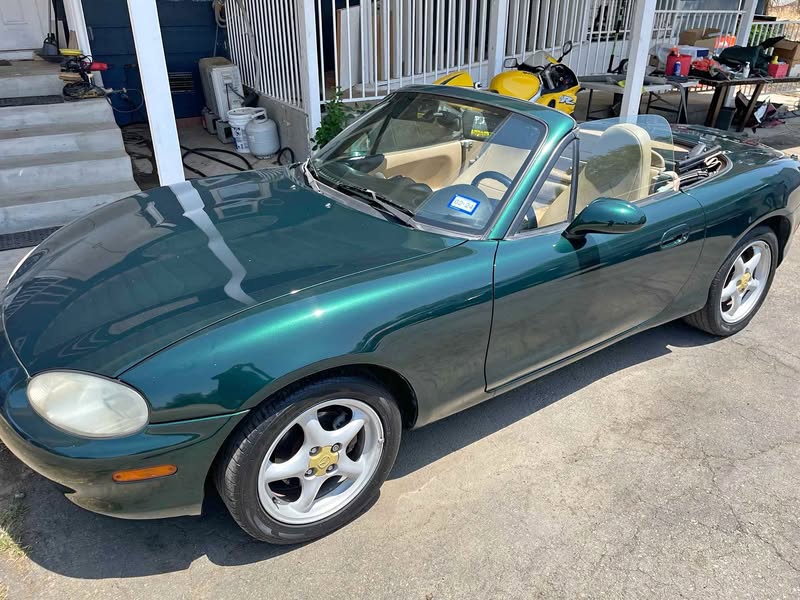 1999 Mazda MAZDA MX-5 Miata RF - Club Convertible 2D