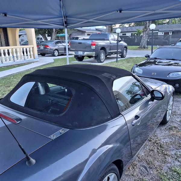 2006 Mazda MAZDA MX-5 Miata RF - Club Convertible 2D