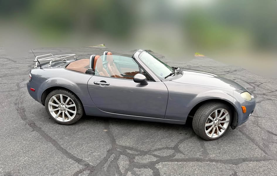 2006 Mazda MX-5 Miata