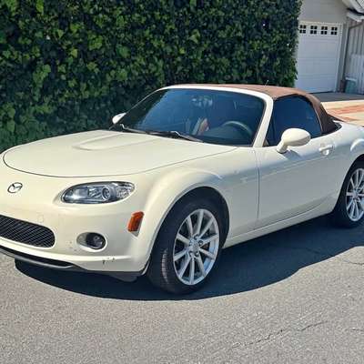 2006 Mazda MAZDA MX-5 Miata RF - Grand Touring Convertible 2D