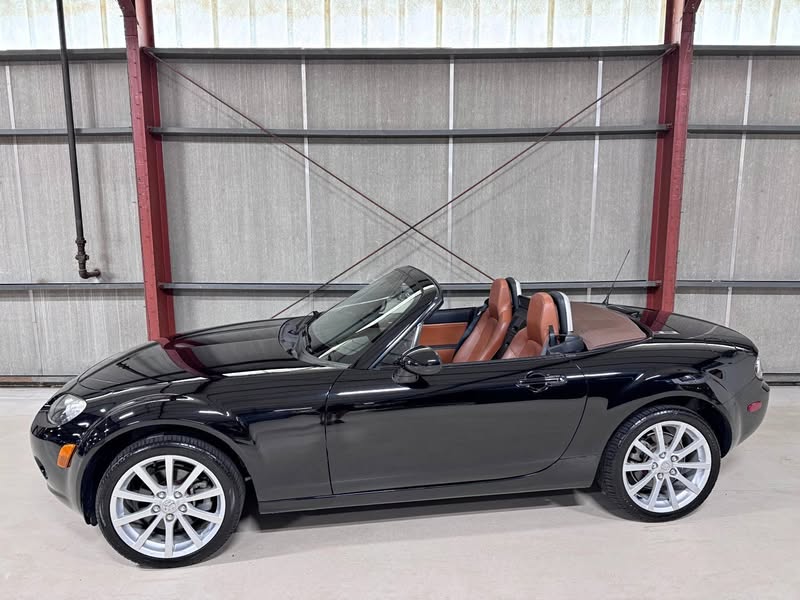 2006 Mazda mx-5 miata grand touring