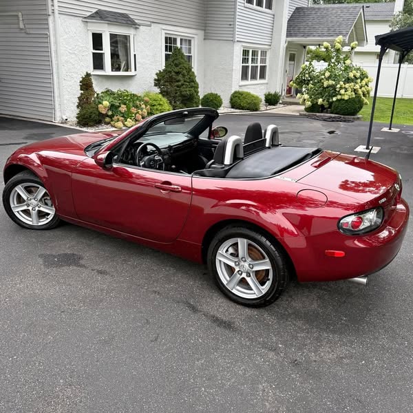 2006 Mazda MX-5 Miata Convertible \u2013 Clean CARFAX, 1-Owner!