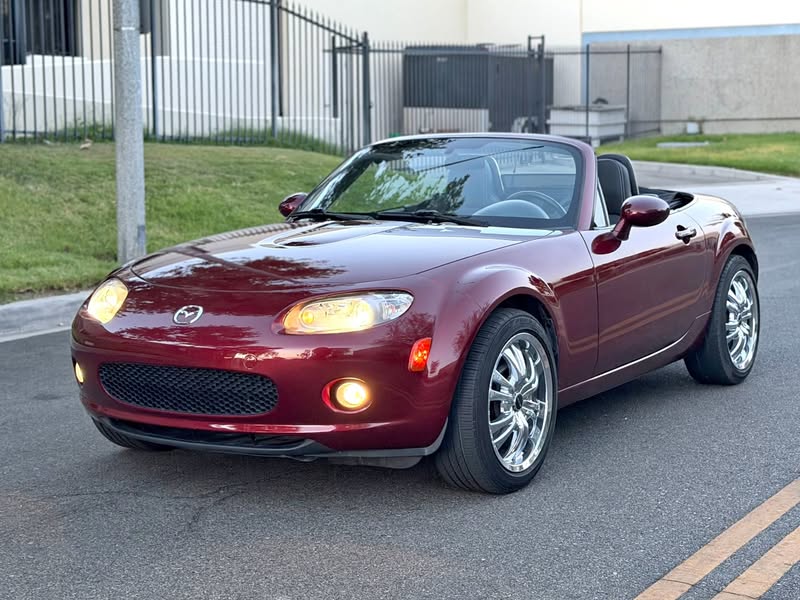 2007 Mazda MX-5 Miata Grand Touring Convertible 2D