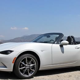 2023 Mazda MAZDA MX-5 Miata RF