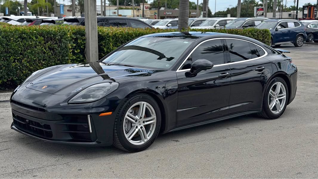 2025 Porsche Panamera - Sedan 4D