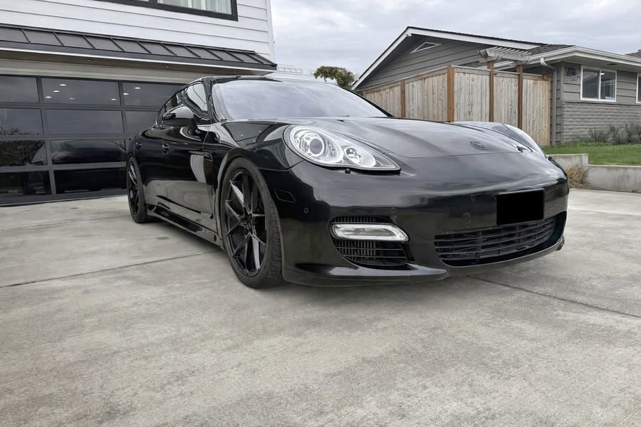 2010 Porsche Panamera Turbo AWD V8