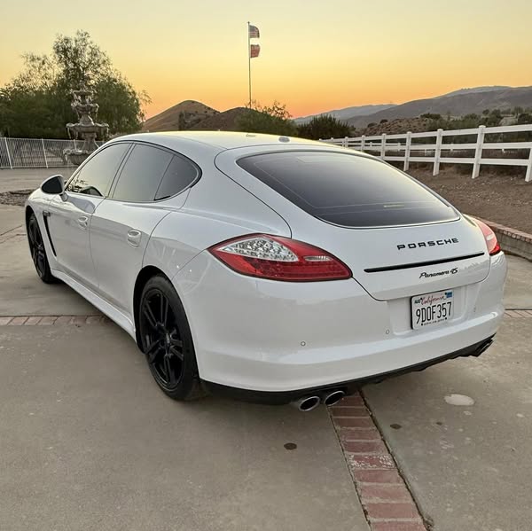2011 Porsche panamera 4s turbo