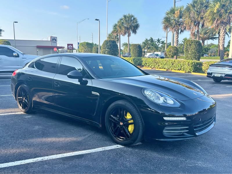 2014 Porsche Panamera - 4 Turbo