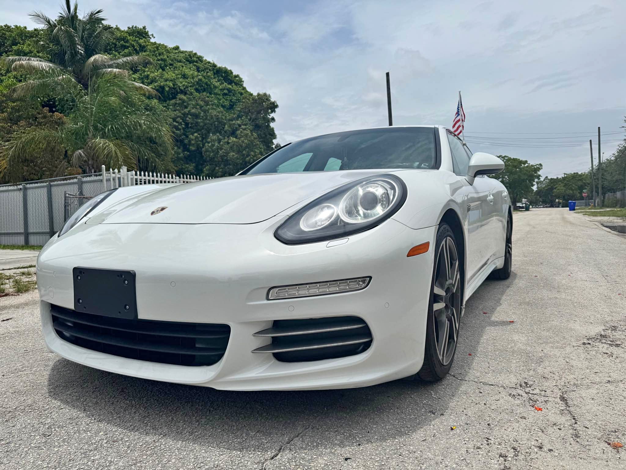 2014 Porsche Panamera - V6 turbo