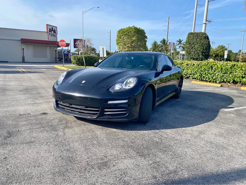 2014 Porsche Panamera Turbo Sport