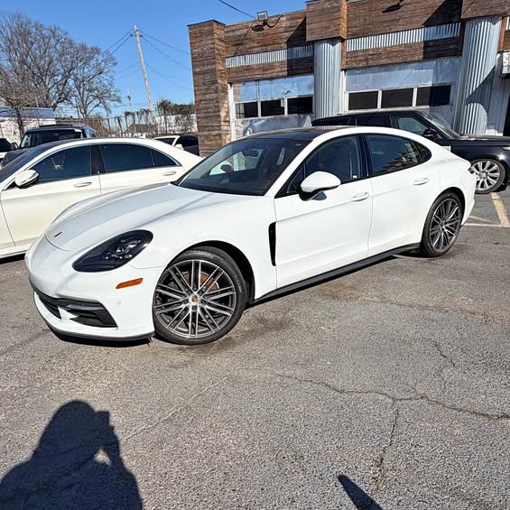 2017 2017 Porsche Panamera - Sedan 4D