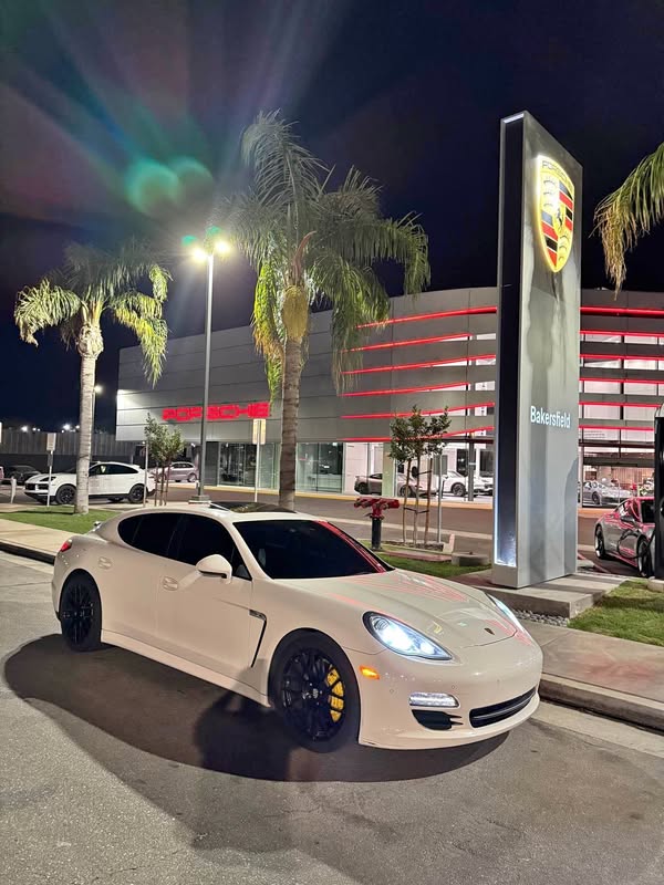 2011 Porsche Panamera - Sedan 4D